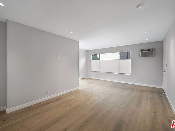 4th image of 1112 N Olive Dr APT 1