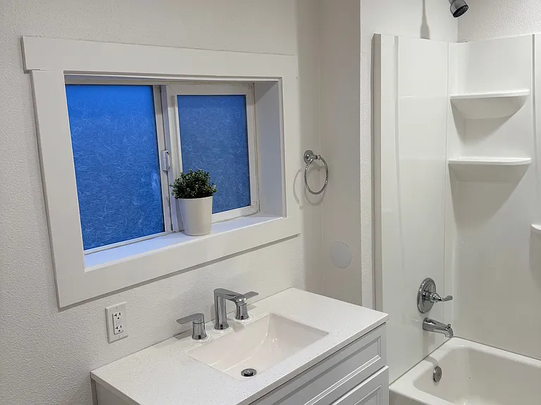 639 Roosevelt St — Photo 11