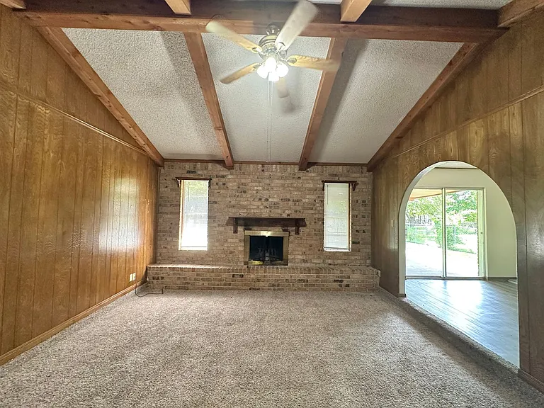 2408 Lake Rd — Photo 4