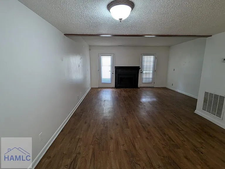727-101 S Main St — Photo 5