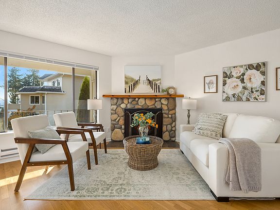 5th image of 26425 Pennsylvania Ave NE #17