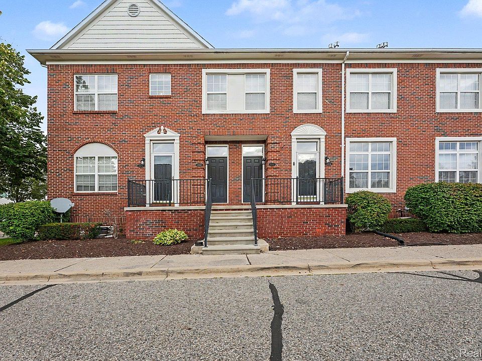 1st image of 43054 Strand Dr