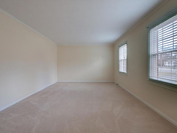 3rd image of 5712 Penguin Dr