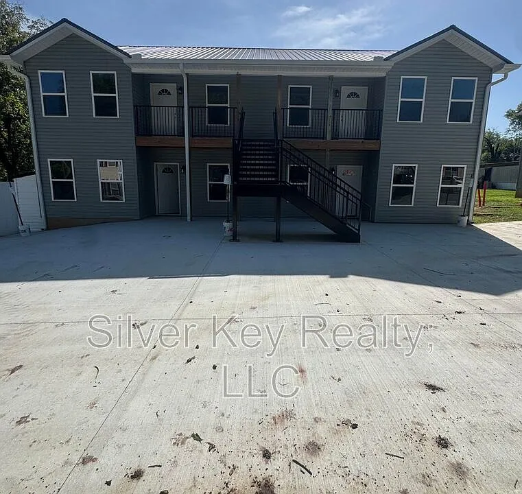 1515 W Madison Ave #3A