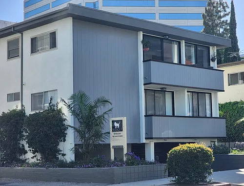 1243 Wellesley Ave #5 Photo 1