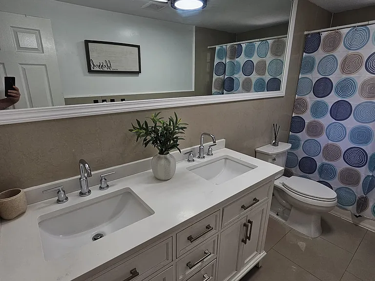 6966 Byron Ave #101 — Photo 12
