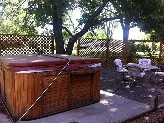 hot tub & patio