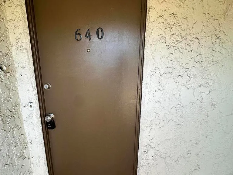638 N Vista St — Photo 4