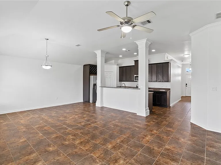 3909 Los Arroyos Dr — Photo 5