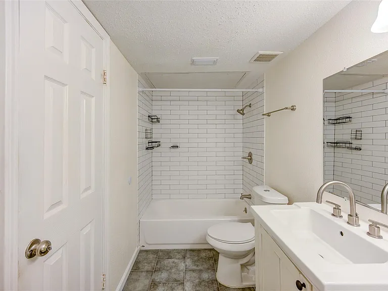 2120 Wilcrest Dr #226 — Photo 36