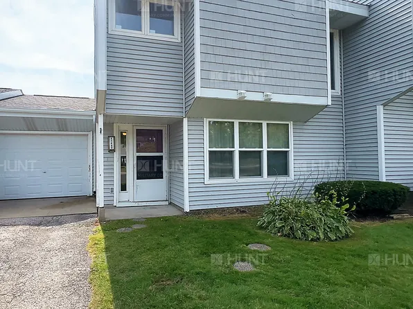 4112 Skate Ct APT B, Great Lakes, IL 60088
