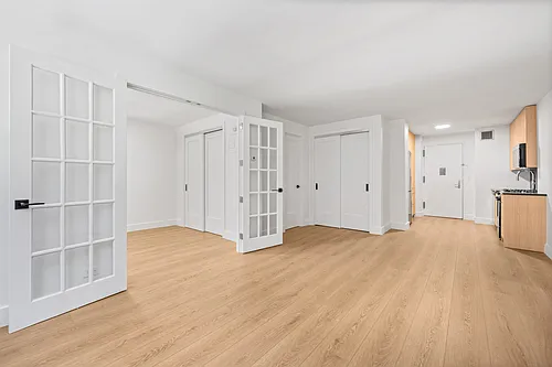 315 W 57th St Photo 1