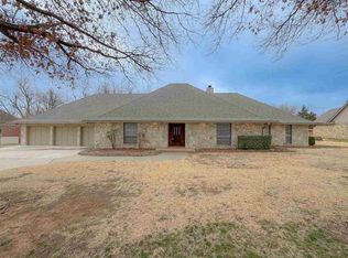 33 Stoneridge Rd, Ponca City, OK 74604
