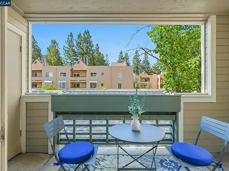 2530 Oak Rd #202 — Photo 5