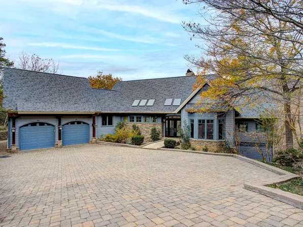 8 Deer Valley Ct, Travelers Rest, SC 29690