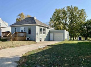 518 S 11th St, Estherville, IA 51334