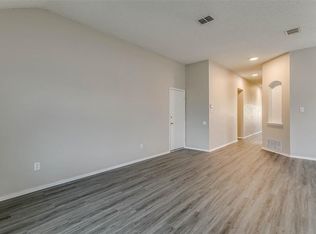 608 Pineview Ln, Fort Worth, TX 76140
