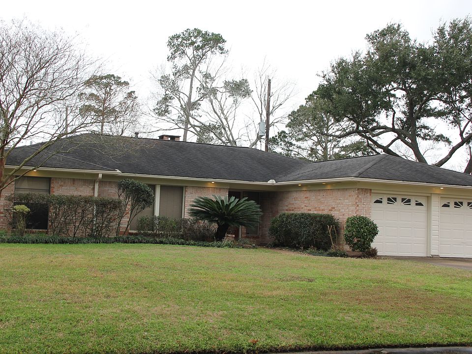 1st image of 865 Wisteria Dr