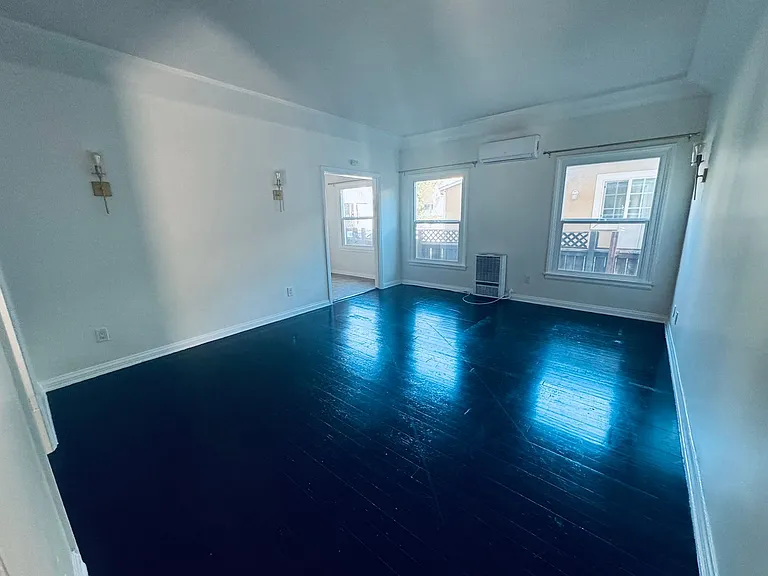 2135 Fair Park Ave — Photo 11