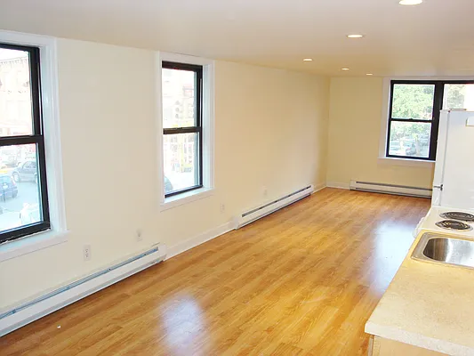 Rented by Carroll Gardens Realty | media 16