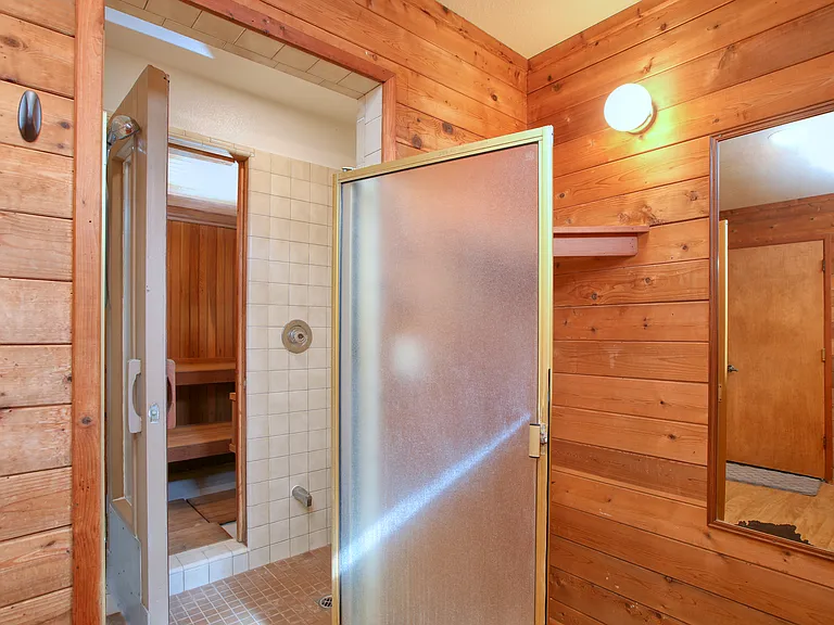 1540 Indiana Way — Photo 40