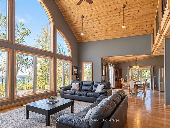 5th image of 76 Long Lake Estates Rd