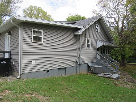 5th image of 224 E Lincoln St