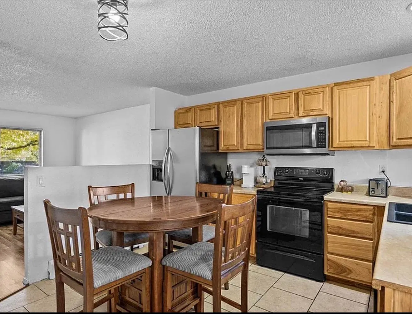 2 bed, 864 sqft, $1,700 — Photo 3