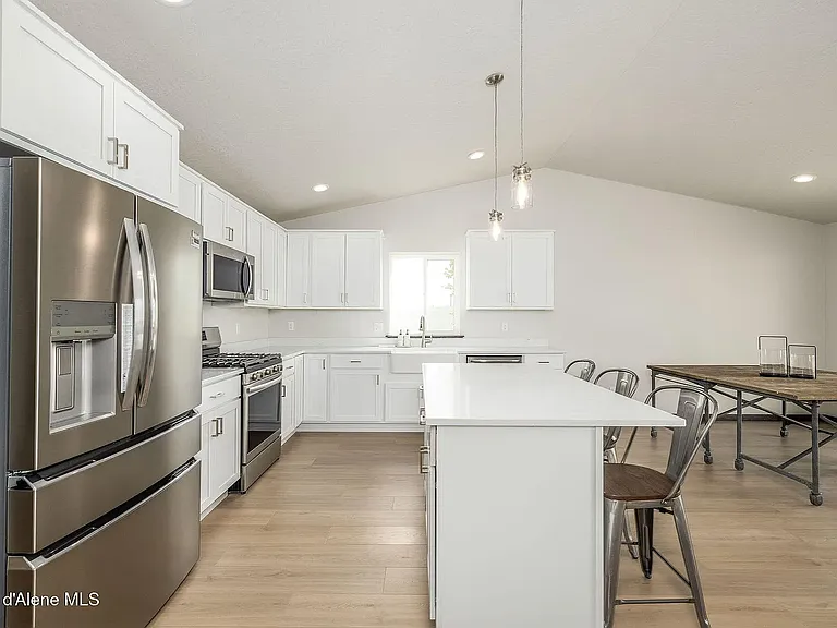 6407 W Bowmore Ln — Photo 4