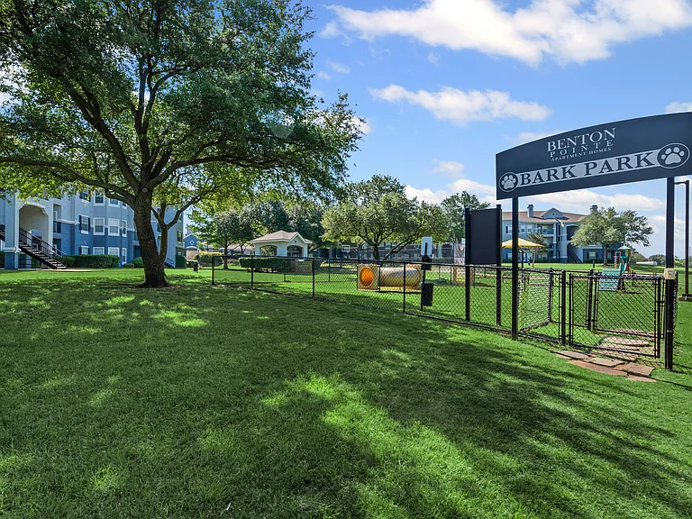 Benton Pointe — Photo 12