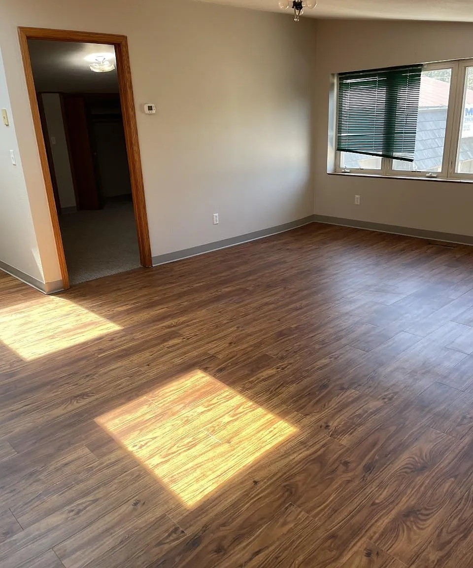 602 7th St SW — Photo 3