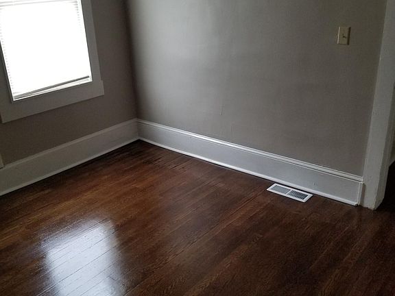 5th image of 1218 Tompkins Ave SE
