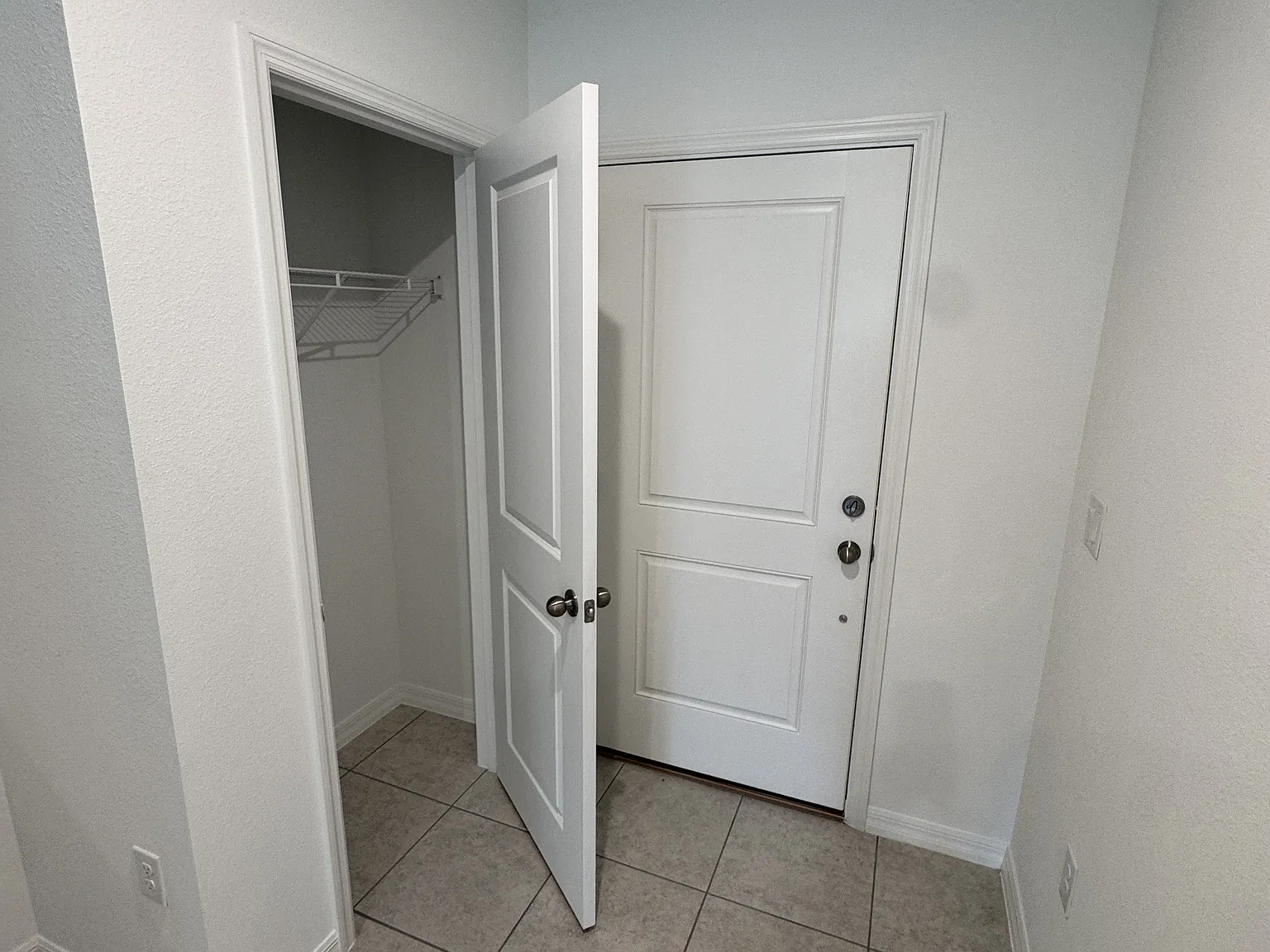 3 bed, 2.5 bath, 1451 sqft, $1,900 — Photo 3