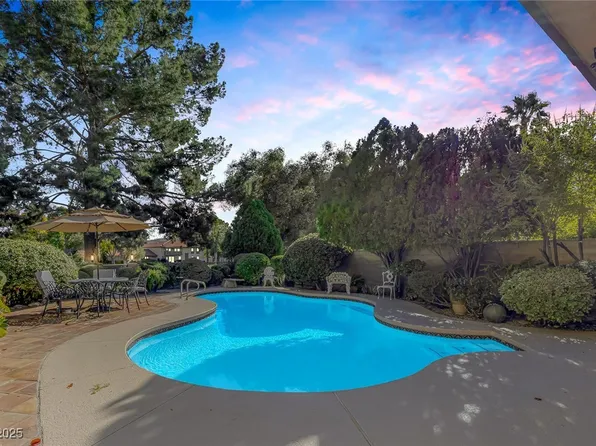 3012 Bel Air Dr, Las Vegas, NV 89109