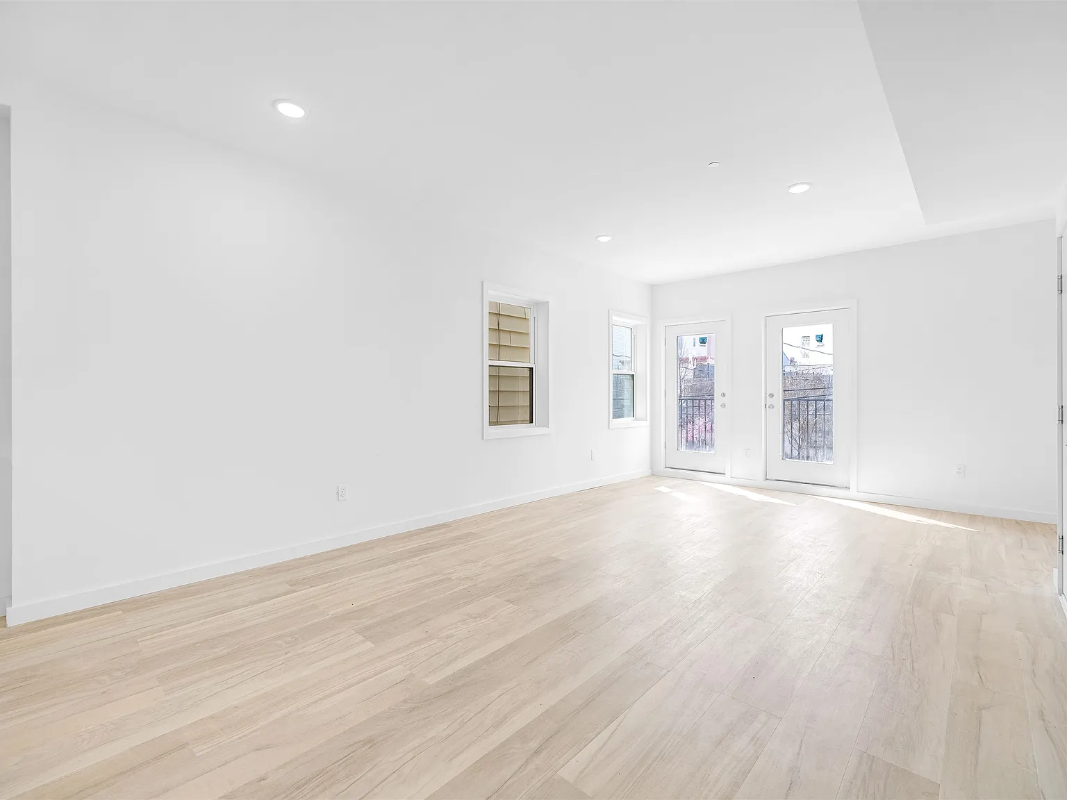 3 bed, 2.0 bath, $3,650 — Photo 3