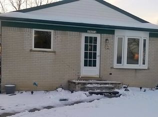 25074 Maywood St, Woodhaven, MI 48183
