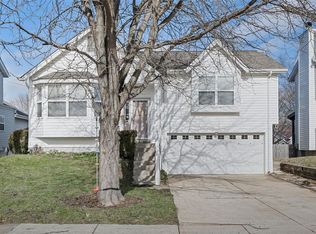 5004 Brittany Downs Dr, Saint Charles, MO