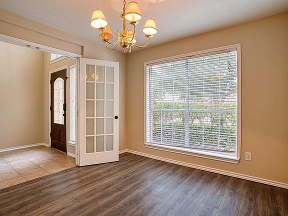 4th image of 26610 Surrey Park Ln