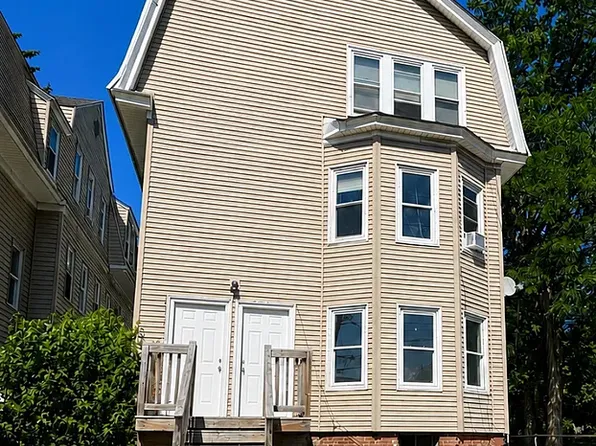 229 Grove St #235-2, Chicopee, MA 01020
