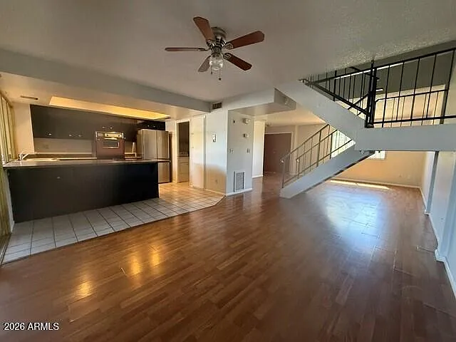 3 bed, 2.5 bath, 1608 sqft, $1,700 — Photo 2