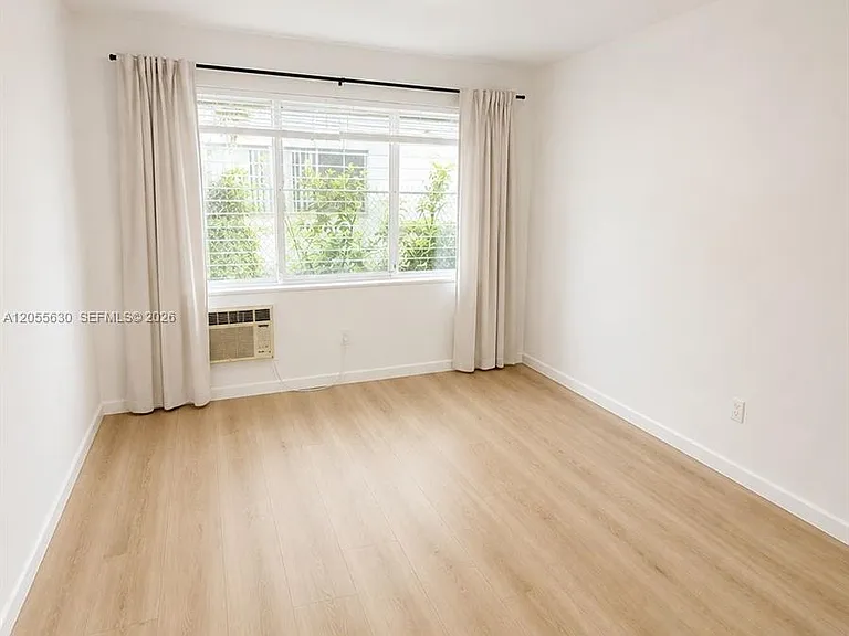 2250 Bay Dr #4 — Photo 4