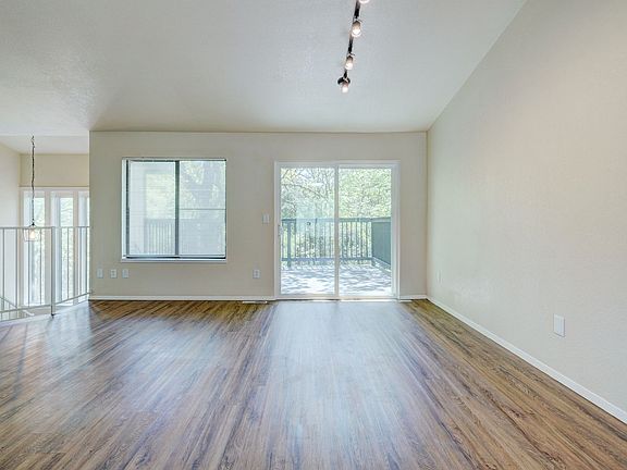 4th image of 2714 Morning Glory Dr