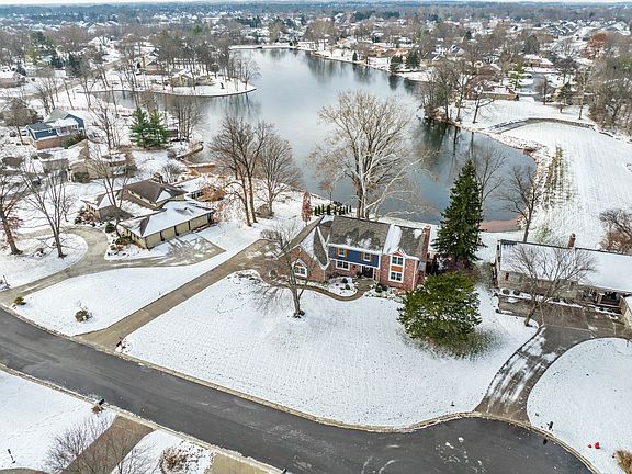2nd image of 15222 Shoreway East Ct