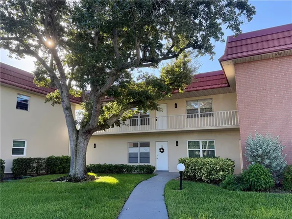 94 Spring Lake Dr APT 102, Vero Beach, FL 32962
