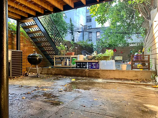 Rented by Nooklyn NYC LLC | media 7