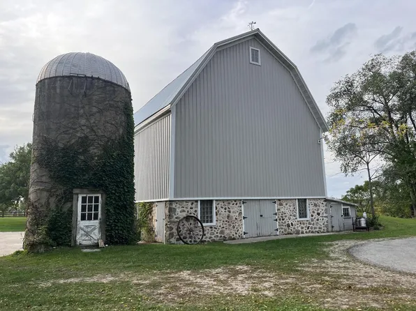 W330N8569 West Shore DRIVE, Hartland, WI 53029