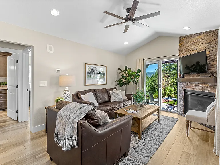 3175 Hamal Cir — Photo 43