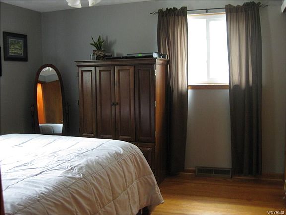 5th image of 42 Kibler Dr
