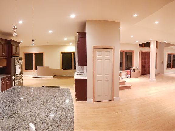 Kitchen to livingroom 