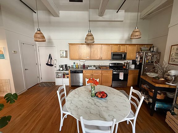 2nd image of 1010 Jefferson St #105